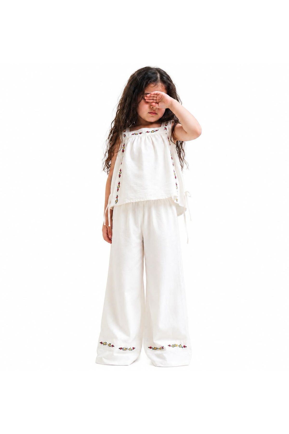 Kız Çocuk Nakış Detaylı Doğal Pamuklu Bluz Pantolon Takım Ekru